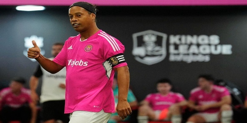 Ronaldinho Hợp Tác Với New88 2 Ronaldinho hợp tác với New88 – cú nổ lớn nhất 2024